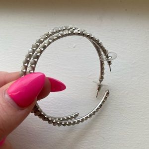 Kendra Scott Feather-Light Hoops